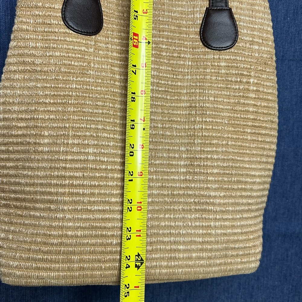Susan Gail Y2K Straw Tote with Dark Brown Trim and Ring Accent. - Picture 5 of 11